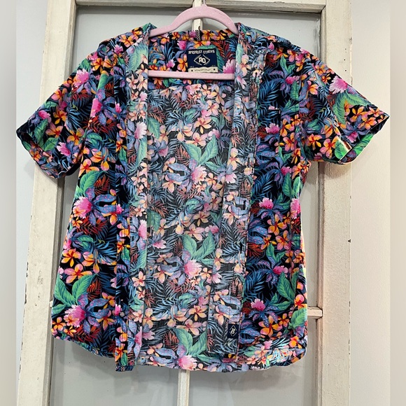 Amongst Others <Small> - Picture 1 of 2